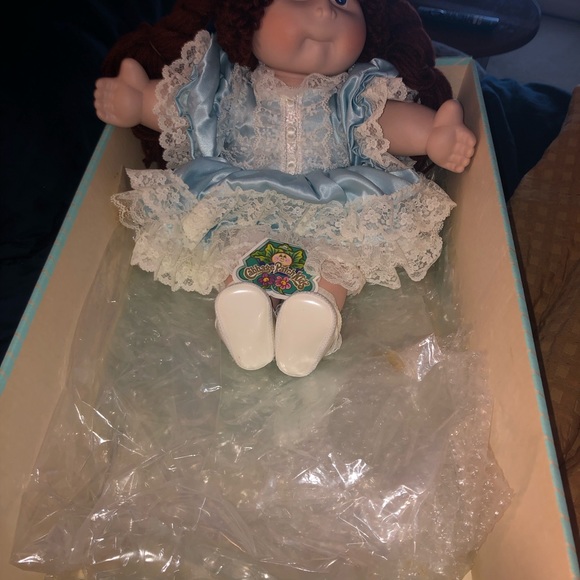 Cabbage patch kids doll - Picture 1 of 3